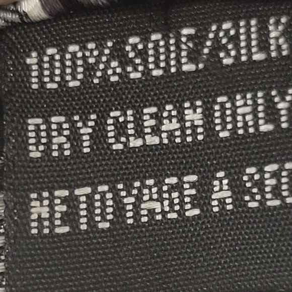 3/$30 Perry Ellis Portfold Grey 100% Silk - Picture 7 of 8